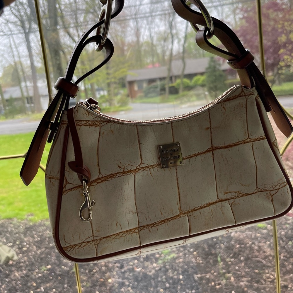 Vintage Dooney & Bourke Cognac Croc Effect leather saddle shoulder hand bag